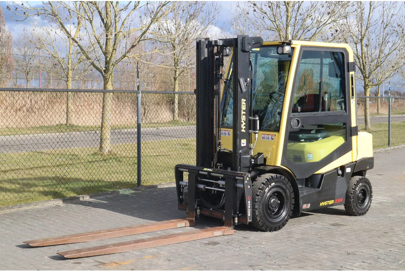 Hyster H2.5 A | BOOM SUSPENSION | SIDESHIFT | FORK EXTENTIONS | FORK POSITIONERS - Diesel forklift: picture 2 Hyster H2.5 A | BOOM SUSPENSION | SIDESHIFT | FORK EXTENTIONS | FORK POSITIONERS - Diesel forklift: picture 2
