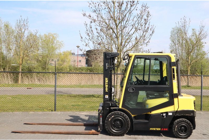 Hyster H2.5 A | BOOM SUSPENSION | SIDESHIFT | FORK EXTENTIONS | FORK POSITIONERS - Diesel forklift: picture 1 Hyster H2.5 A | BOOM SUSPENSION | SIDESHIFT | FORK EXTENTIONS | FORK POSITIONERS - Diesel forklift: picture 1