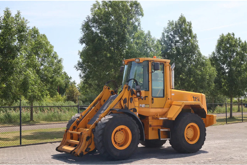 JCB 426 B | 35 KM/H | ONLY 9800 HOURS | FIRST OWNER | DUTCH MACHINE - Wheel loader: picture 2 JCB 426 B | 35 KM/H | ONLY 9800 HOURS | FIRST OWNER | DUTCH MACHINE - Wheel loader: picture 2