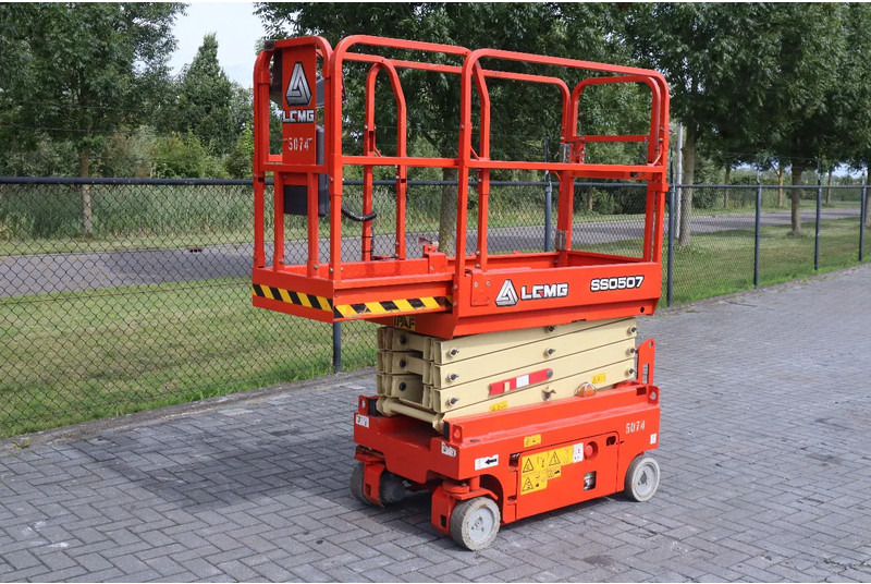 LGMG SS0507 | 6.3 METER | 230 KG | GS-1330 | ES1330 - Scissor lift: picture 5 LGMG SS0507 | 6.3 METER | 230 KG | GS-1330 | ES1330 - Scissor lift: picture 5