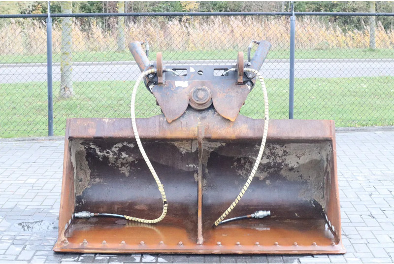 Onbekend CW30 | TILT BUCKET | TILT SCHAUFEL | KANTELBAK - Bucket for Construction machinery: picture 2 Onbekend CW30 | TILT BUCKET | TILT SCHAUFEL | KANTELBAK - Bucket for Construction machinery: picture 2