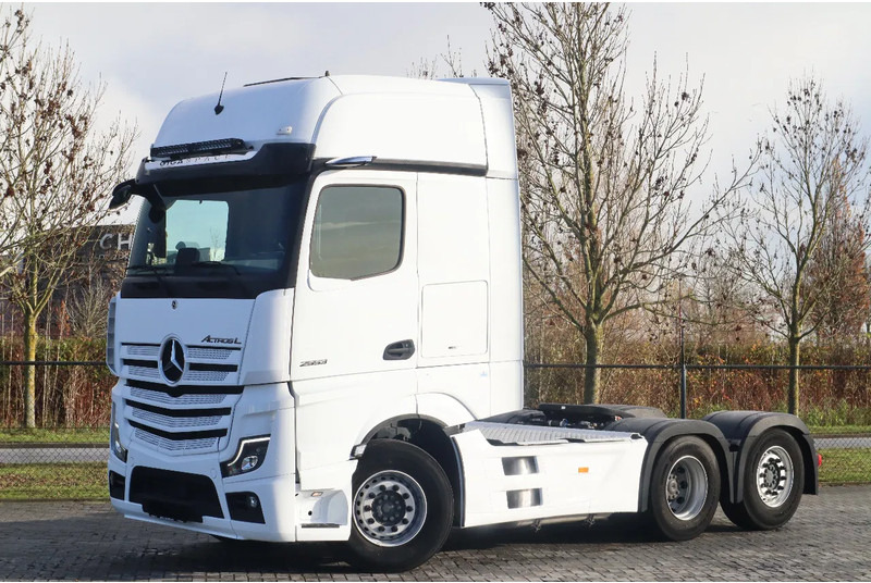 Mercedes-Benz Actros 2553 | 6X2 | 33.000 KM! | RETARDER | EURO 6 | FULL AIR - Tractor unit: picture 1 Mercedes-Benz Actros 2553 | 6X2 | 33.000 KM! | RETARDER | EURO 6 | FULL AIR - Tractor unit: picture 1