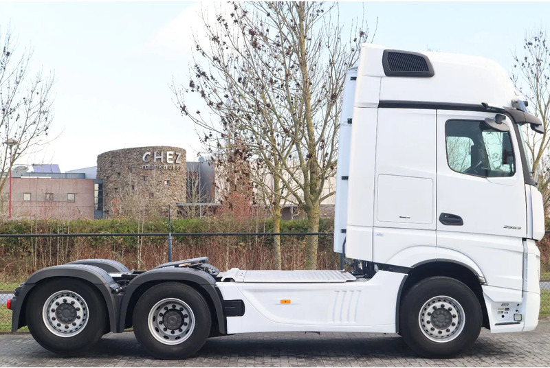 Mercedes-Benz Actros 2553 | 6X2 | FULL AIR | RETARDER | 33.000 KM! | EURO 6 - Tractor unit: picture 4 Mercedes-Benz Actros 2553 | 6X2 | FULL AIR | RETARDER | 33.000 KM! | EURO 6 - Tractor unit: picture 4