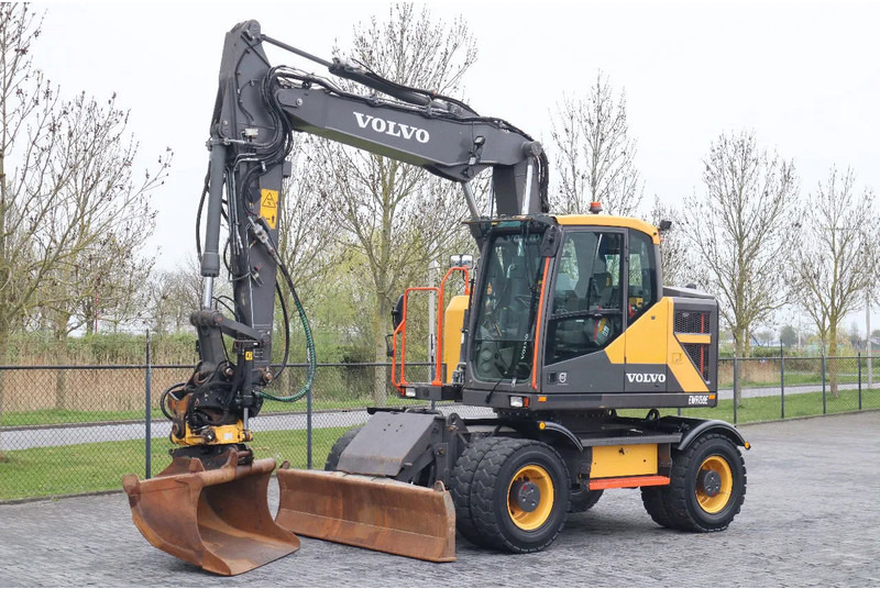 Volvo EWR 150 E | ROTOTILT | BUCKET | TRAILER HYDR - Wheel excavator: picture 2 Volvo EWR 150 E | ROTOTILT | BUCKET | TRAILER HYDR - Wheel excavator: picture 2
