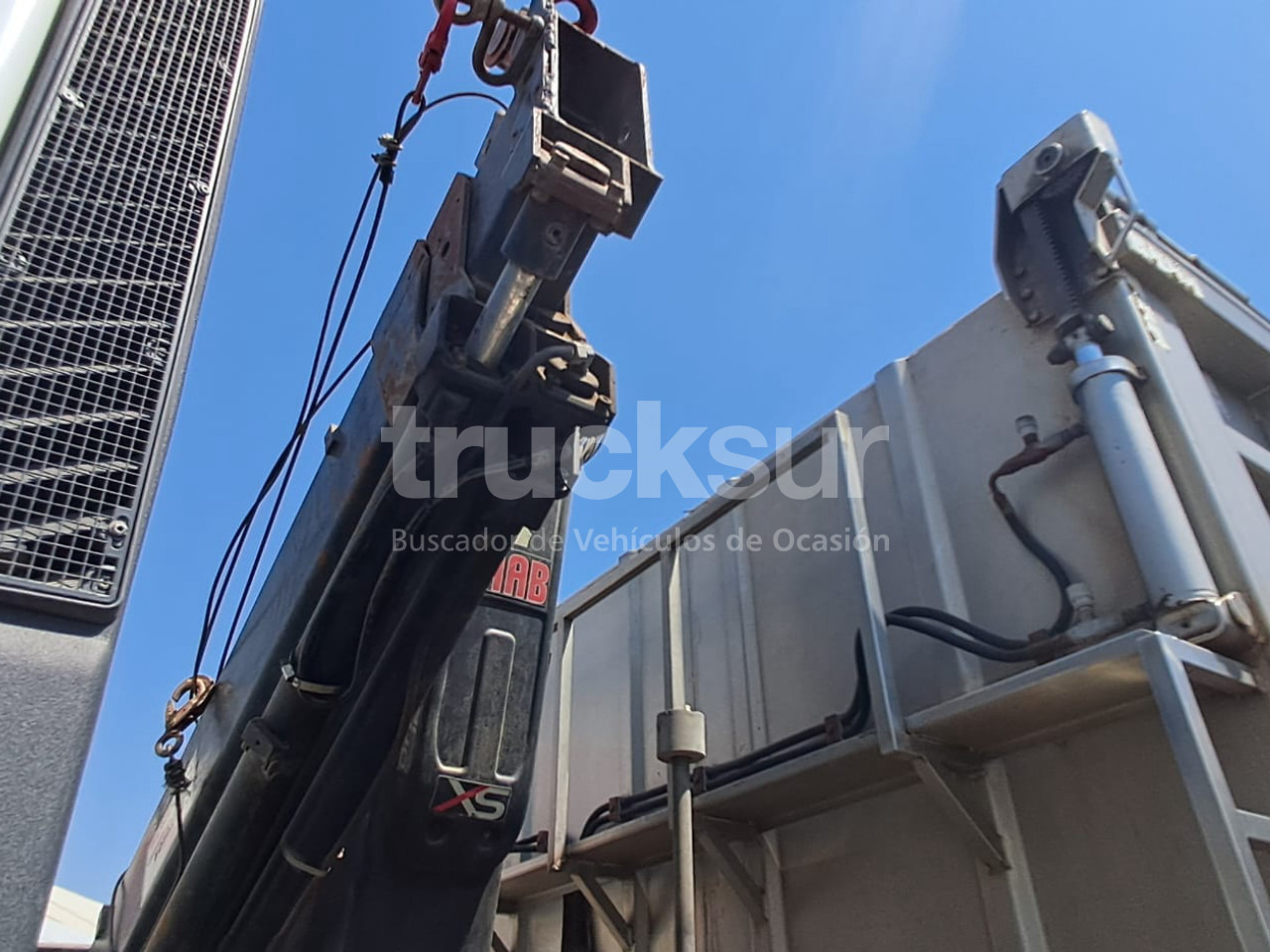 Tipper, Crane truck IVECO AT260SY/PS 360CV ejes 6x2*4: picture 11