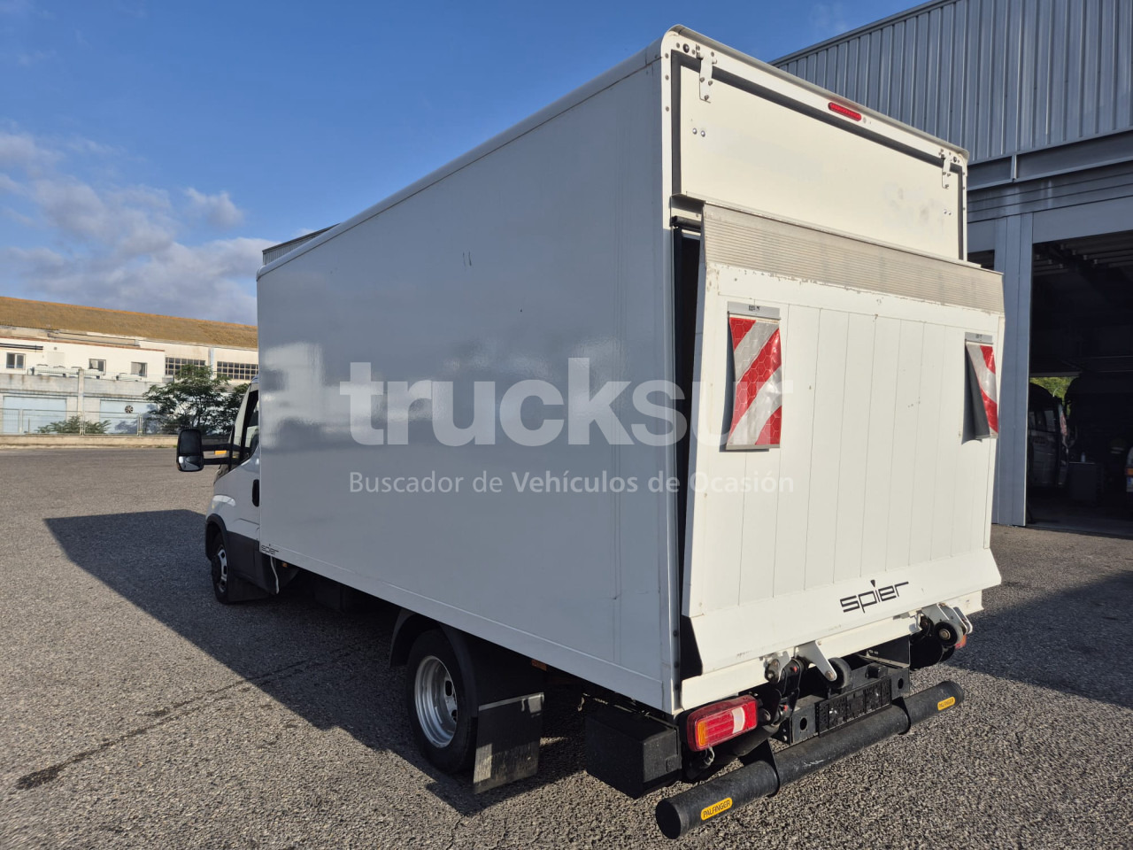 IVECO DAILY 35C16H - Closed box van: picture 5 IVECO DAILY 35C16H - Closed box van: picture 5