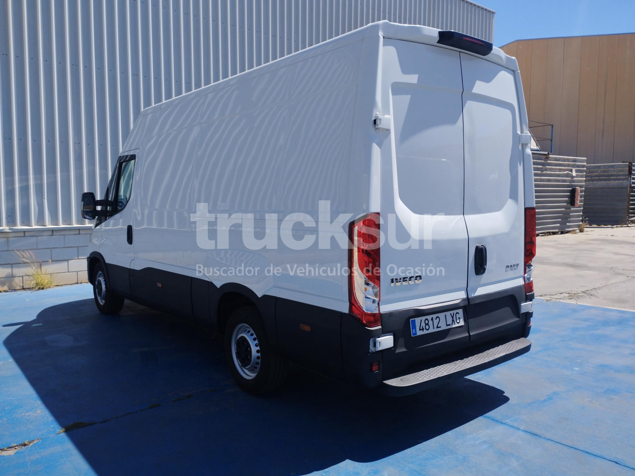 IVECO DAILY 35S16 F 12M3 - Closed box van: picture 3 IVECO DAILY 35S16 F 12M3 - Closed box van: picture 3