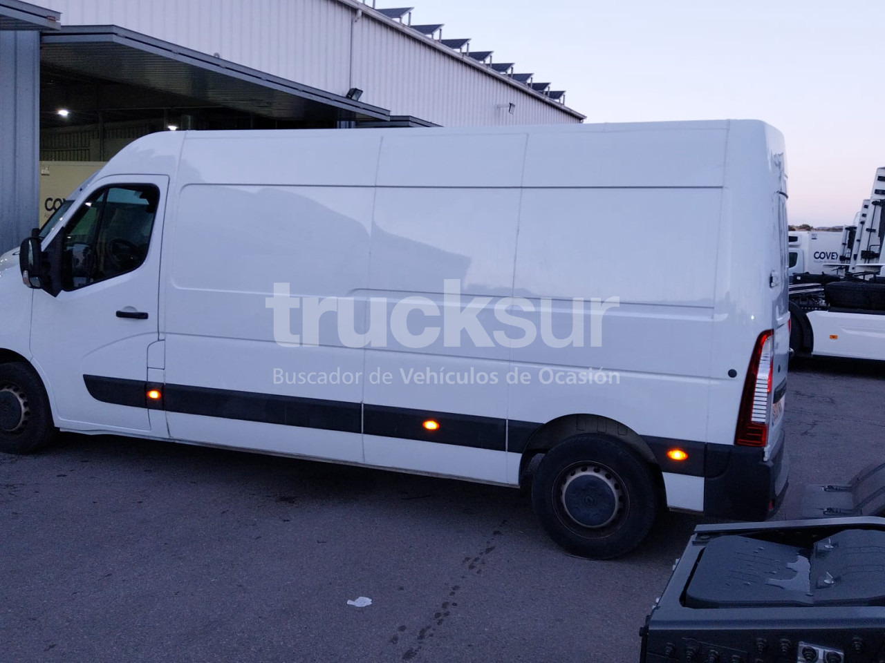 RENAULT MASTER 150.35 - Closed box van: picture 4 RENAULT MASTER 150.35 - Closed box van: picture 4