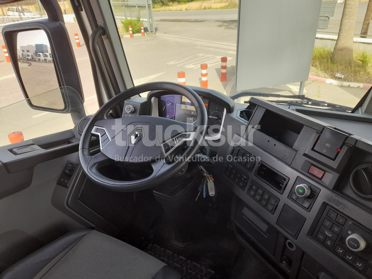 Tractor unit RENAULT T480 SLEEPER CAB: picture 9