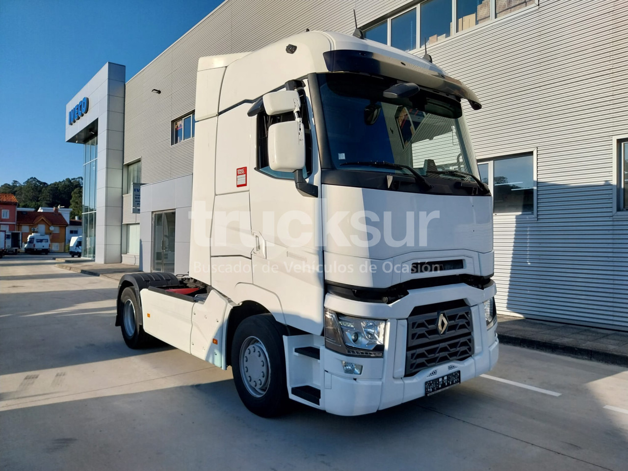RENAULT T520 HIGH SLEEPER CAB - Tractor unit: picture 3 RENAULT T520 HIGH SLEEPER CAB - Tractor unit: picture 3