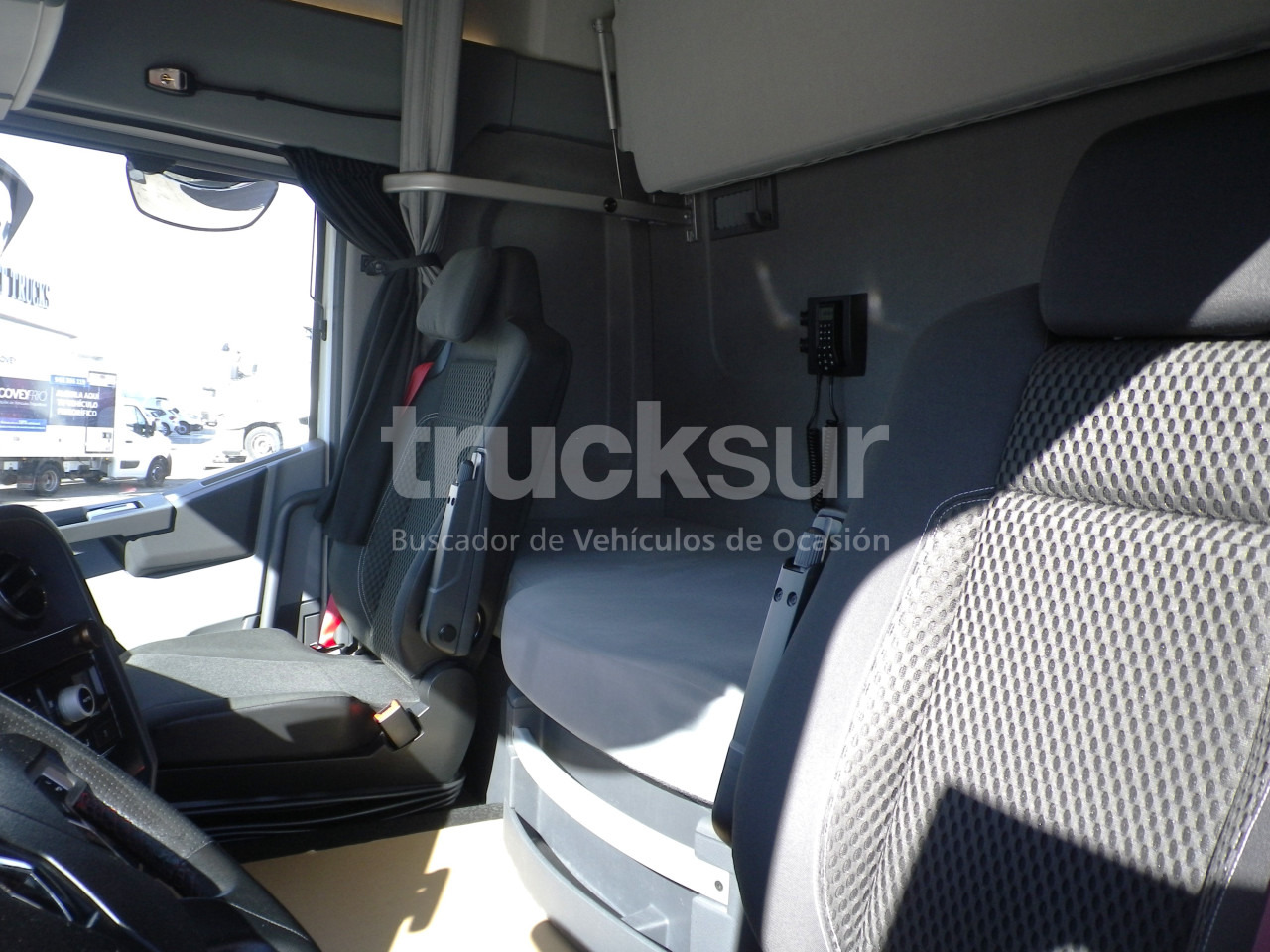 Tractor unit RENAULT T520 SLEEPER CAB  ADR: picture 9