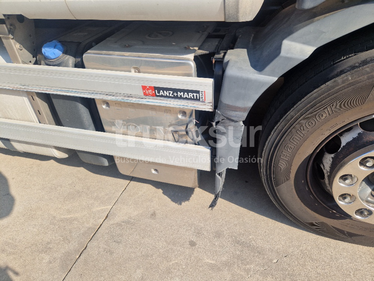 VOLVO FM/FH4X2R - Box truck: picture 4 VOLVO FM/FH4X2R - Box truck: picture 4