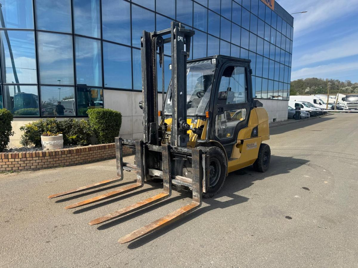 Caterpillar DP45NT - Diesel forklift: picture 2 Caterpillar DP45NT - Diesel forklift: picture 2