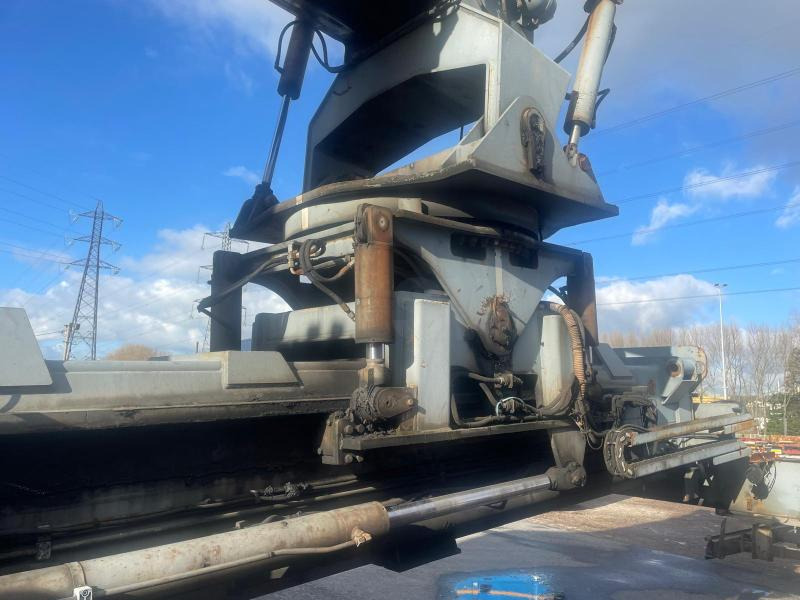 Ferrari F269.5 - Reach stacker: picture 3 Ferrari F269.5 - Reach stacker: picture 3