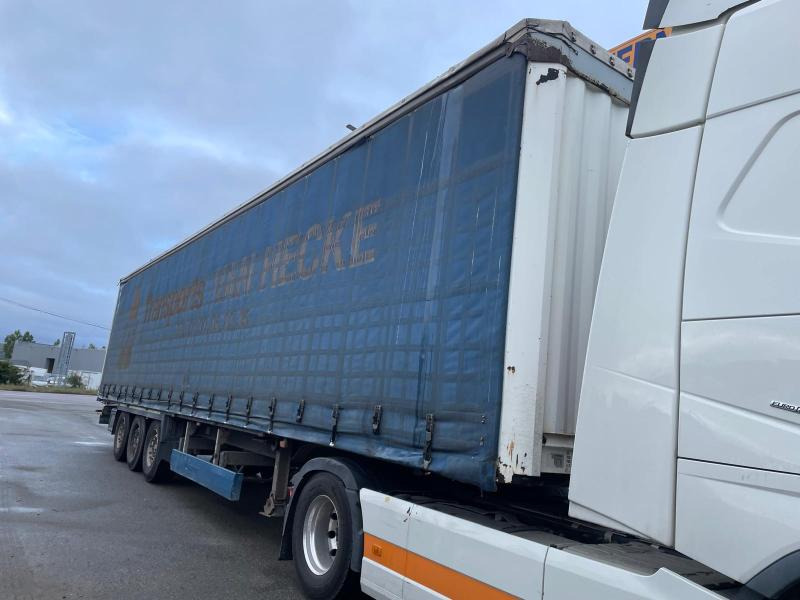 Krone - Curtainsider semi-trailer: picture 2 Krone - Curtainsider semi-trailer: picture 2
