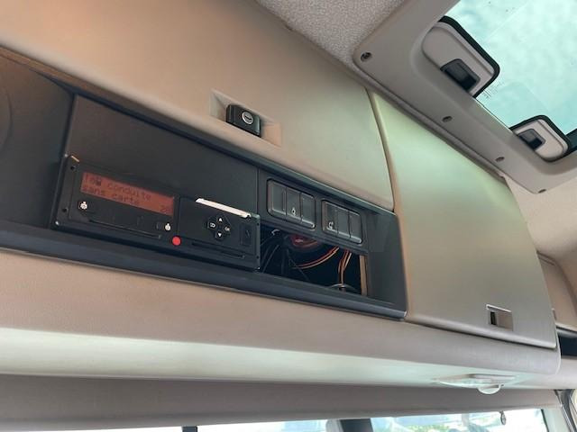 Tractor unit DAF XF105 460: picture 10