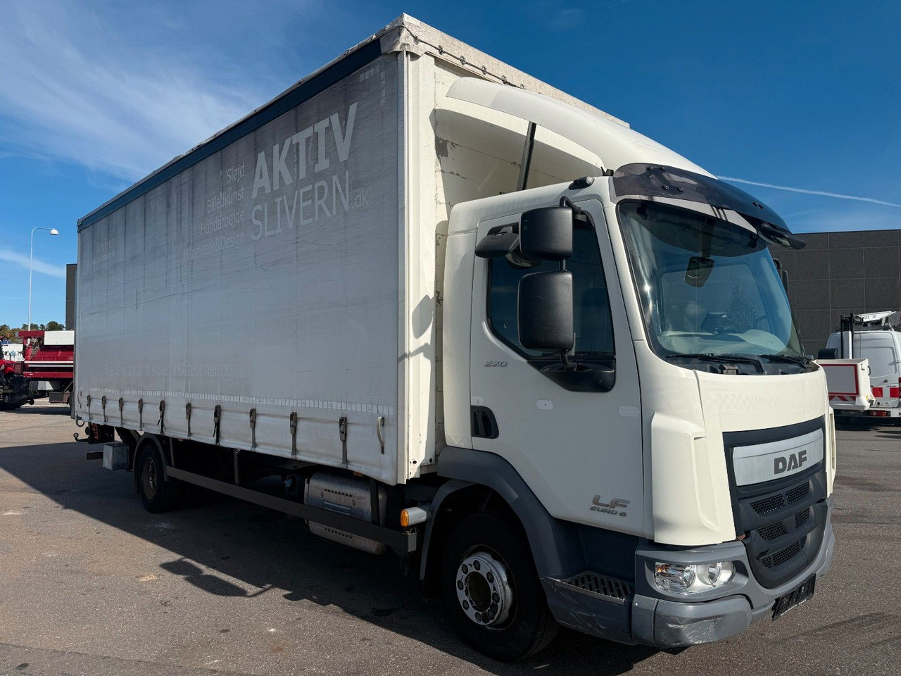 DAF LF 45 /220 4x2 Curtainsider and Taillift Euro 6 - Curtainsider truck: picture 2 DAF LF 45 /220 4x2 Curtainsider and Taillift Euro 6 - Curtainsider truck: picture 2