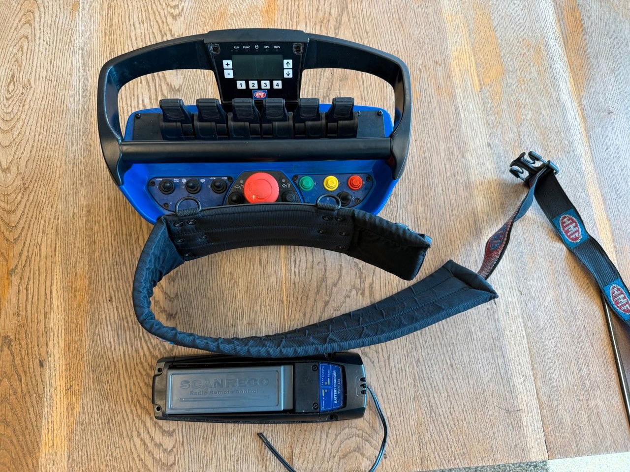 Crane truck HMF 1820 K4 Remote control / Kran / Crane: picture 10 Crane truck HMF 1820 K4 Remote control / Kran / Crane: picture 10