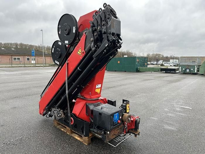 HMF 2120 K5 Radio Remote / Kran / Crane - Truck mounted crane: picture 3 HMF 2120 K5 Radio Remote / Kran / Crane - Truck mounted crane: picture 3