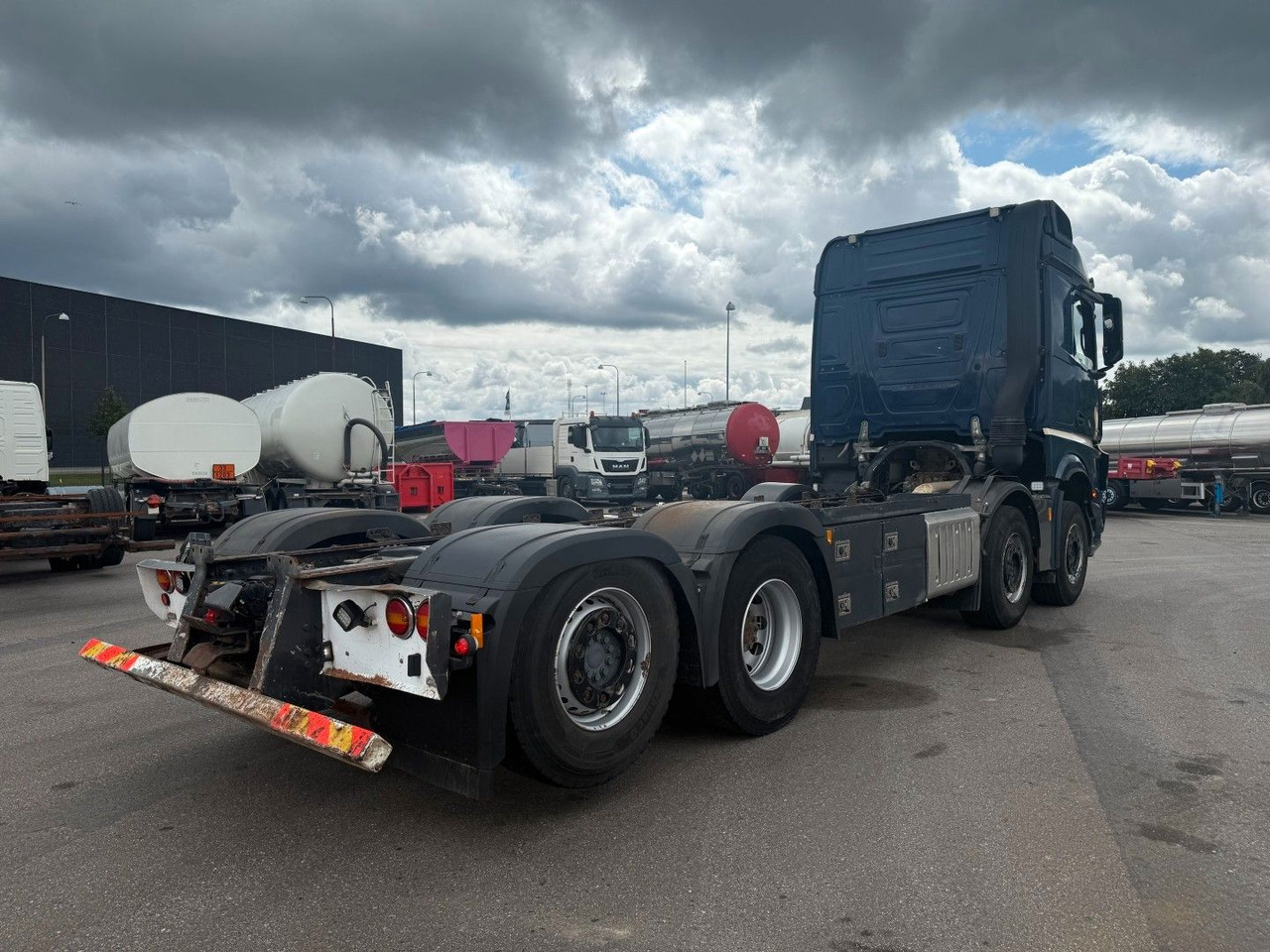Mercedes-Benz Arocs 3253 8x26 Euro 6 Chassis / Fahrgestell - Cab chassis truck: picture 3 Mercedes-Benz Arocs 3253 8x26 Euro 6 Chassis / Fahrgestell - Cab chassis truck: picture 3