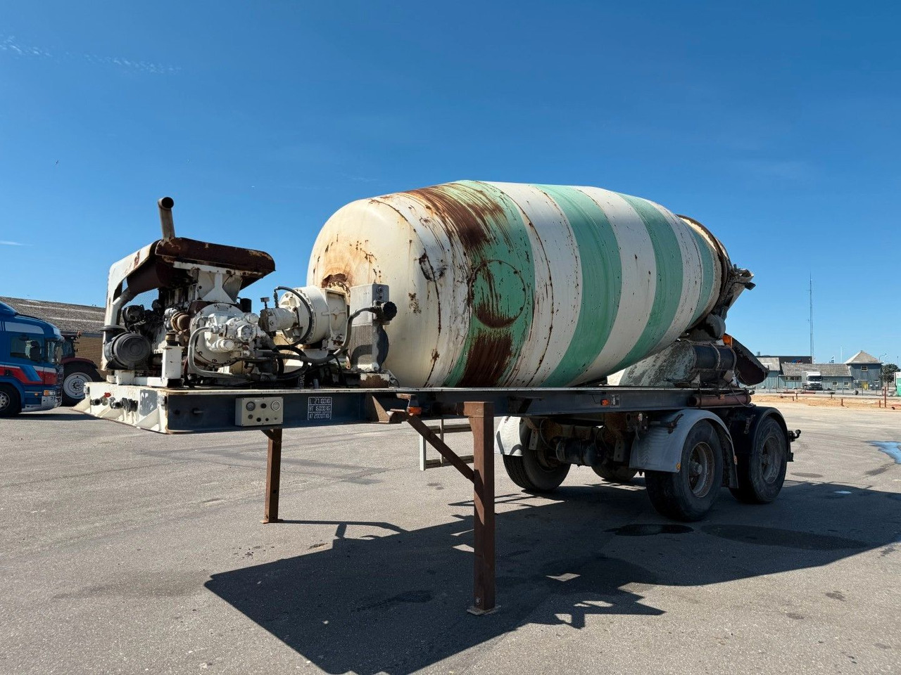 Le Cinena 12 m2 Baruval 2 axle Concrete trailer Lecinena 12 m3 Baruval 2 achse Beton/Concrete mixer - Semi-trailer: picture 1 Le Cinena 12 m2 Baruval 2 axle Concrete trailer Lecinena 12 m3 Baruval 2 achse Beton/Concrete mixer - Semi-trailer: picture 1