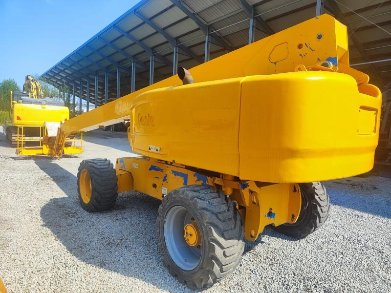 Genie S-85 - Vertical mast lift: picture 3 Genie S-85 - Vertical mast lift: picture 3