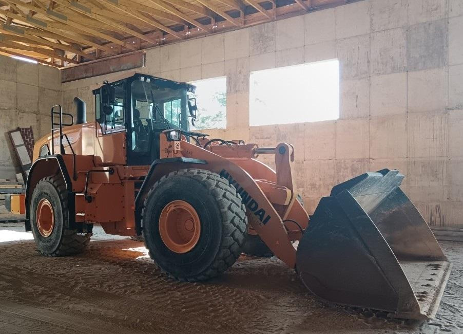 Hyundai HL975 - Wheel loader: picture 3 Hyundai HL975 - Wheel loader: picture 3