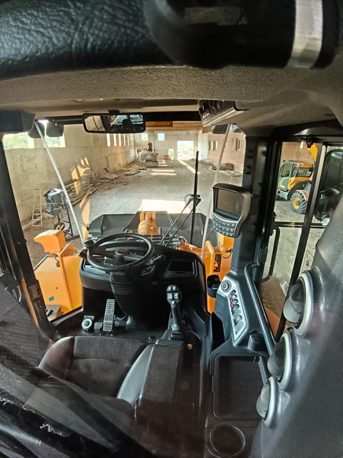 Hyundai HL975 - Wheel loader: picture 4 Hyundai HL975 - Wheel loader: picture 4
