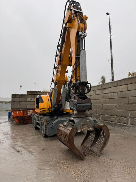 Liebherr LH22 - Waste/ Industry handler: picture 3 Liebherr LH22 - Waste/ Industry handler: picture 3