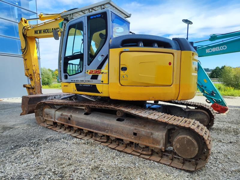 New Holland E235B SR-2 - Crawler excavator: picture 1 New Holland E235B SR-2 - Crawler excavator: picture 1
