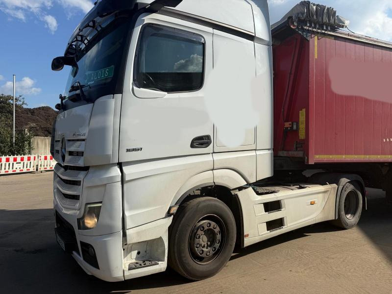 Mercedes Actros 1851 - Tractor unit: picture 2 Mercedes Actros 1851 - Tractor unit: picture 2