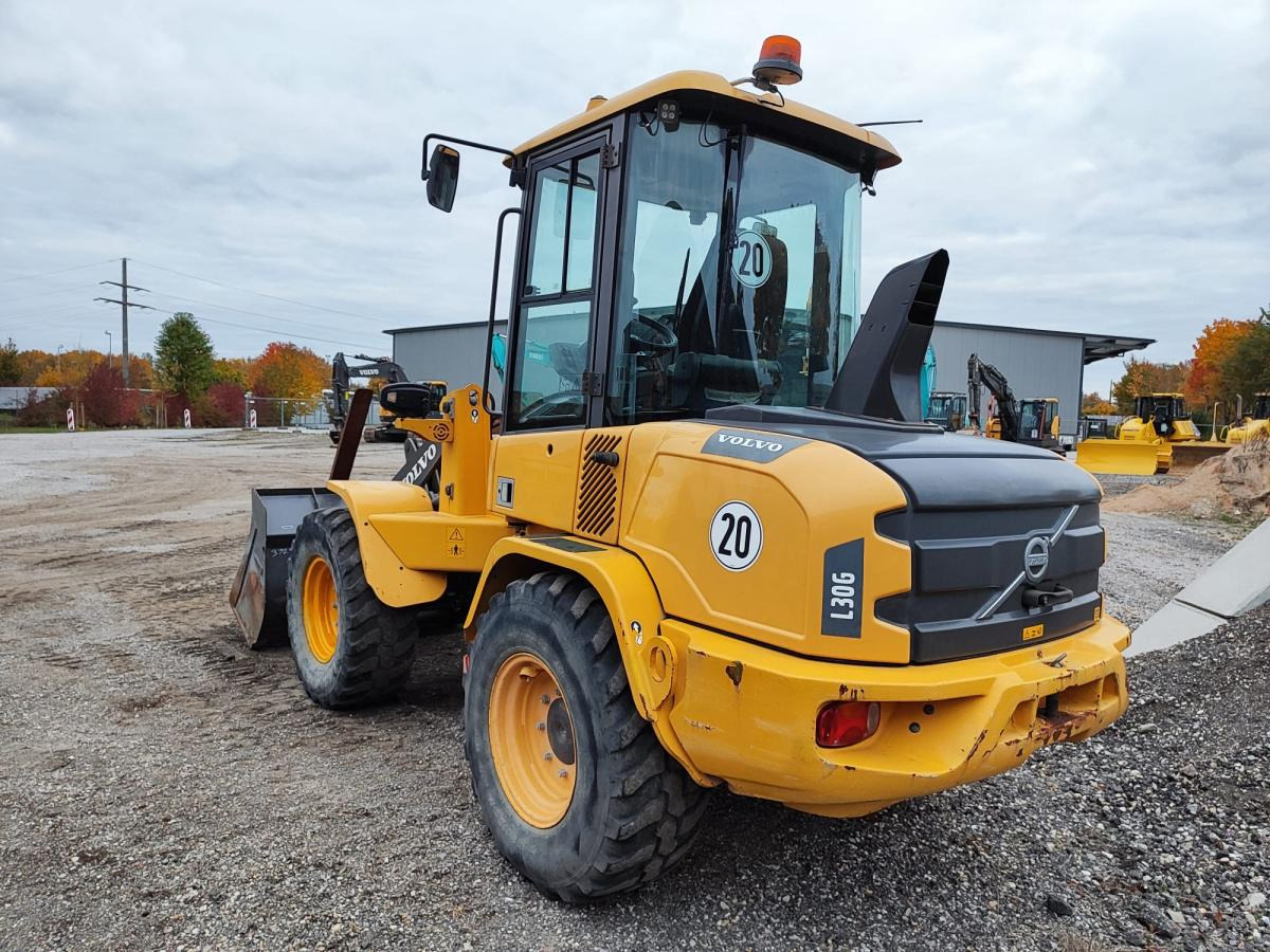 Volvo L30G - Wheel loader: picture 1 Volvo L30G - Wheel loader: picture 1