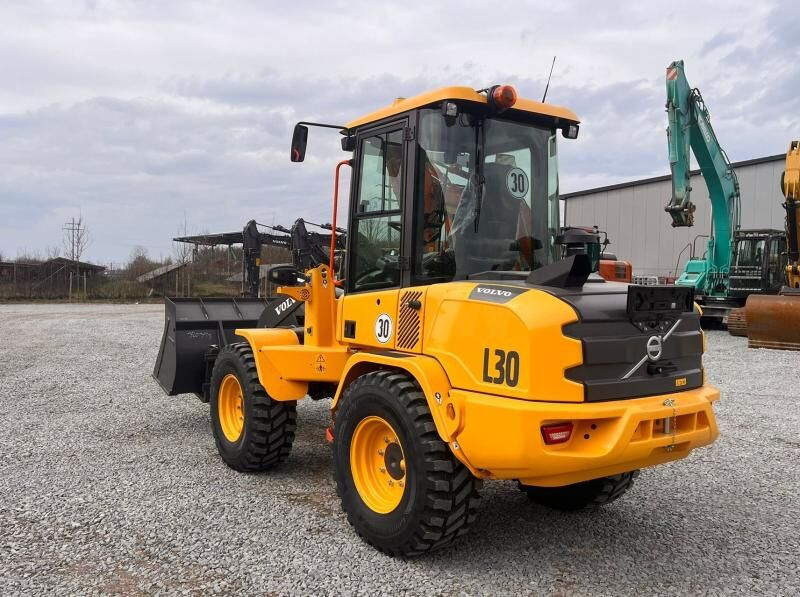 Volvo L30HS - Wheel loader: picture 1 Volvo L30HS - Wheel loader: picture 1