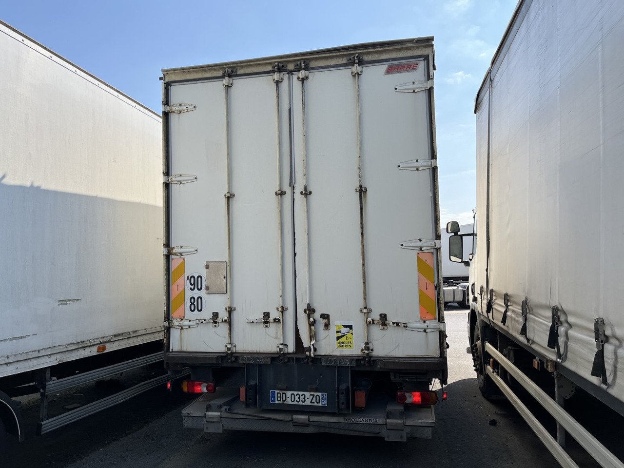 DAF LF 220 - Curtainsider truck: picture 2 DAF LF 220 - Curtainsider truck: picture 2