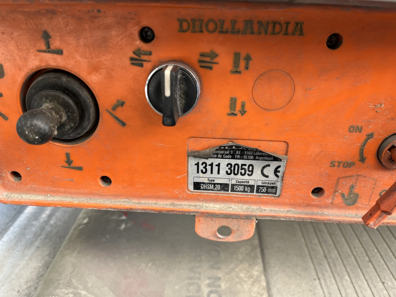 Curtainsider truck DAF LF 220: picture 9