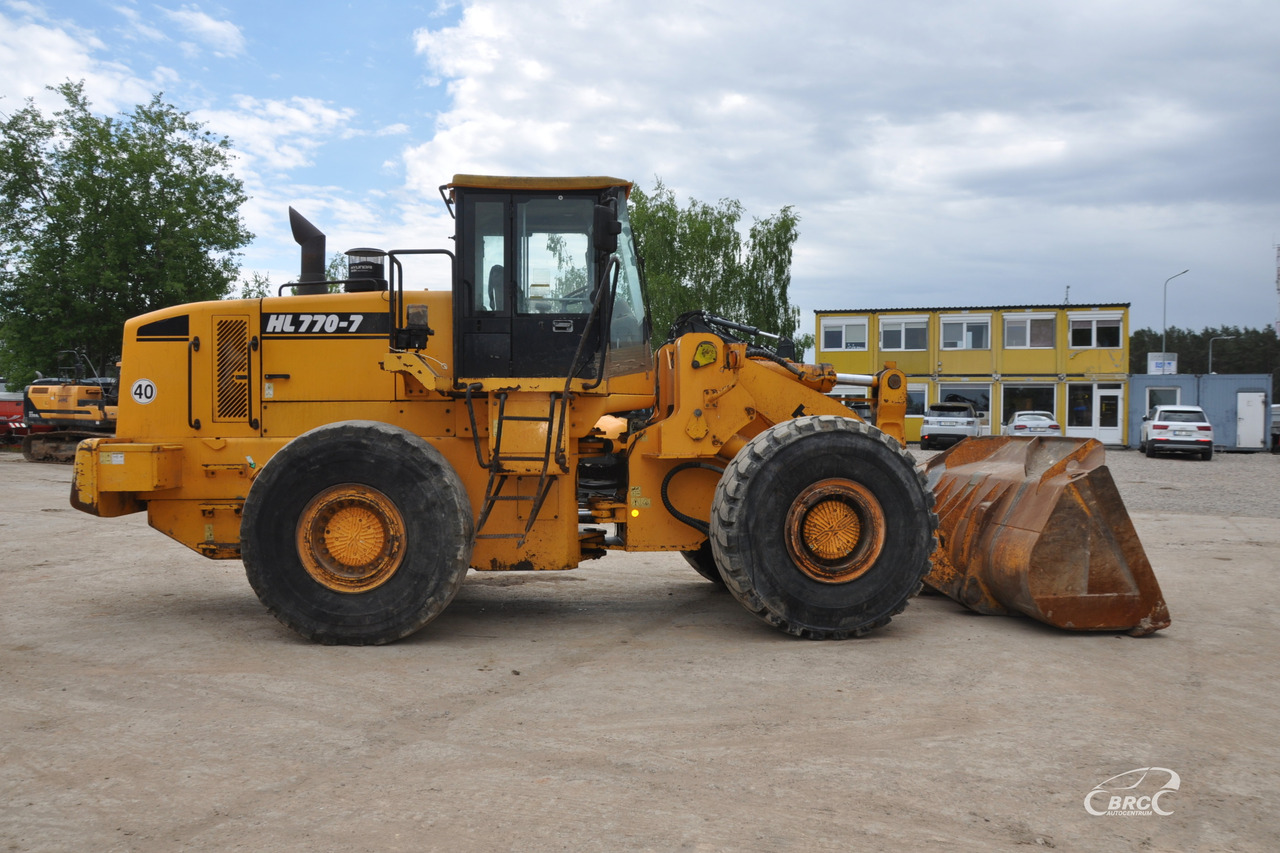 Wheel loader Hyundai HL770-7: picture 6