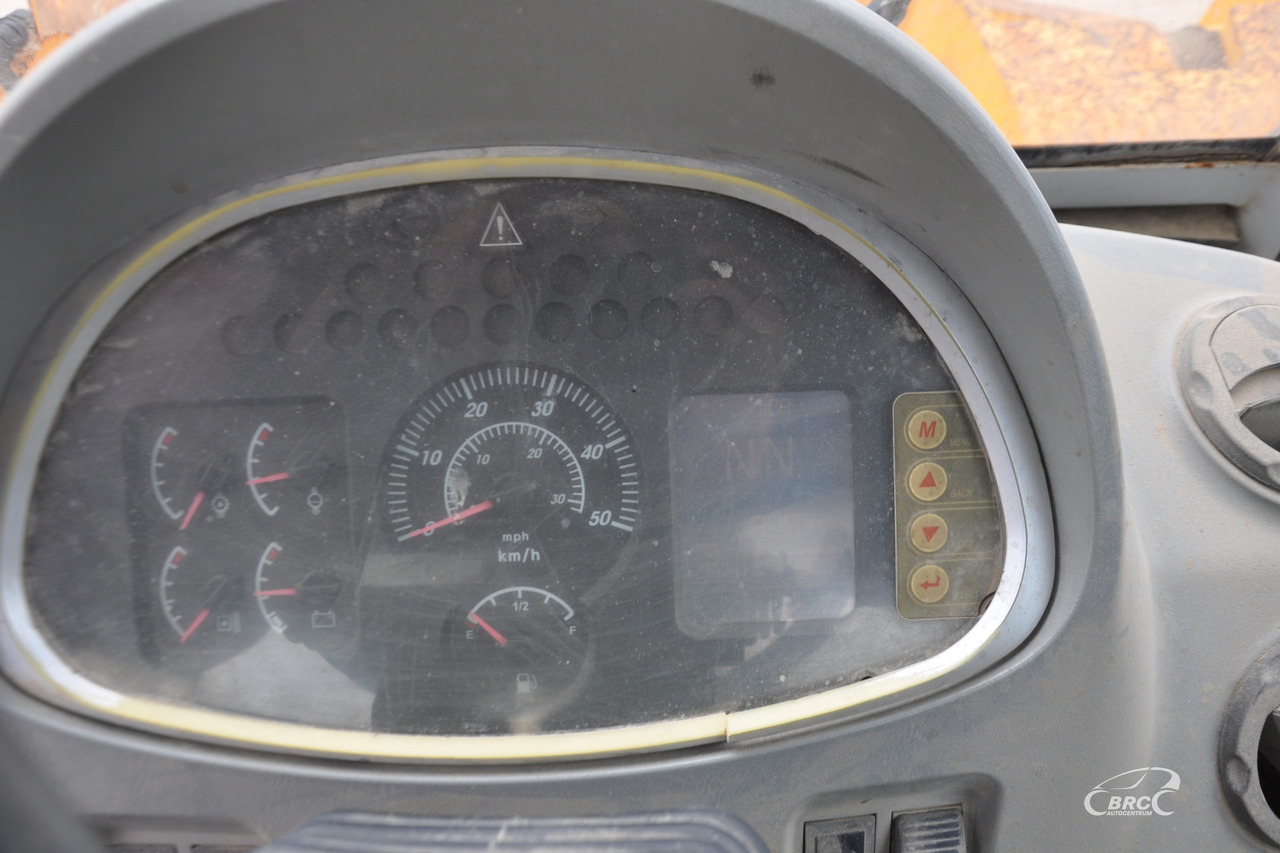 Wheel loader Hyundai HL770-7: picture 12