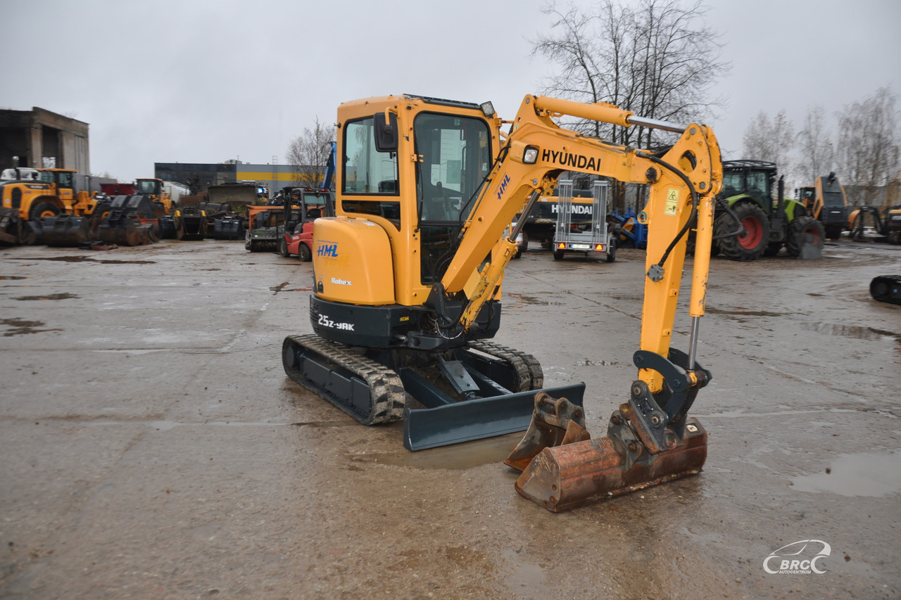Hyundai R25Z-9AK - Mini excavator: picture 2 Hyundai R25Z-9AK - Mini excavator: picture 2