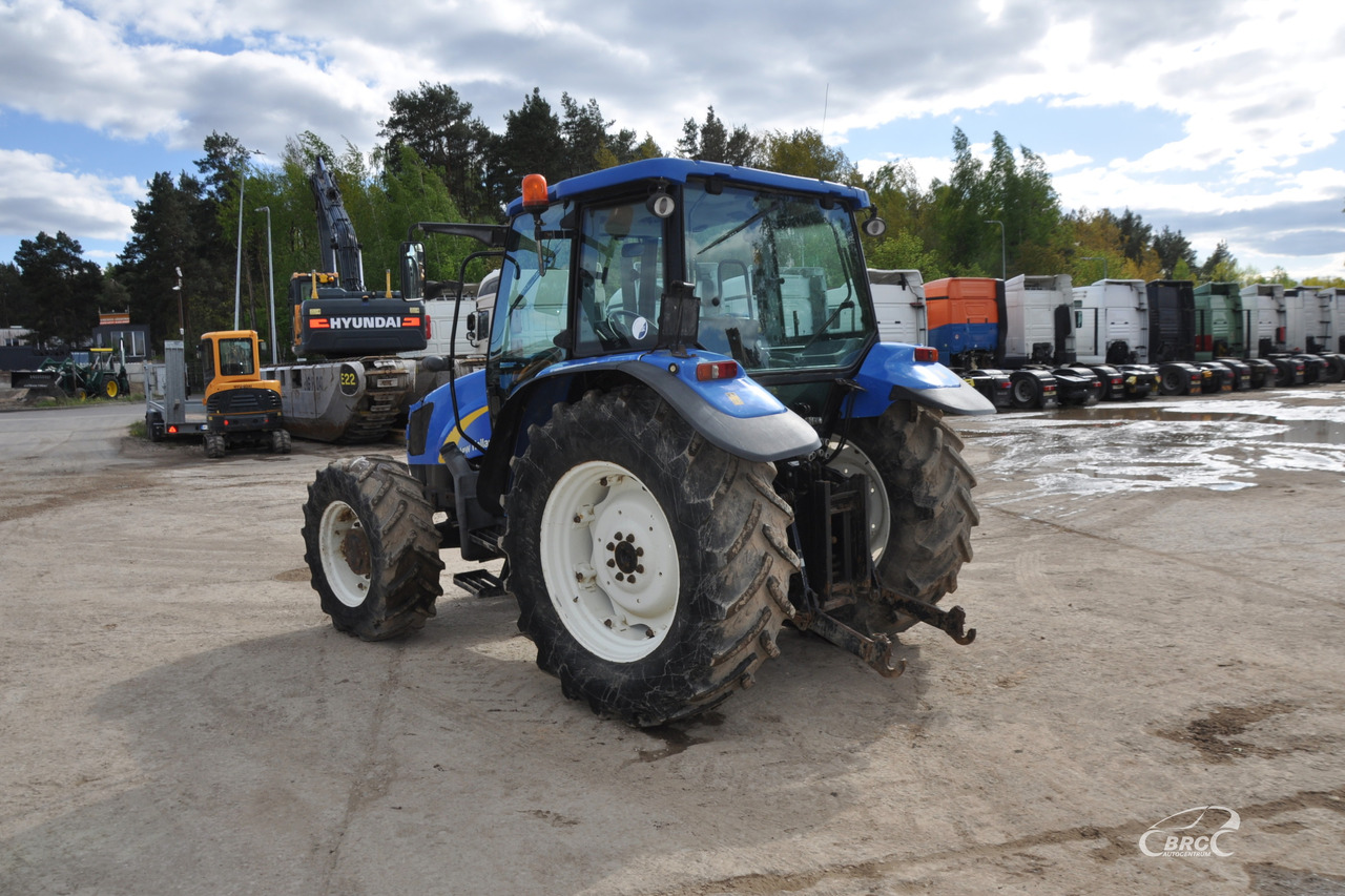 New Holland T5060 - Farm tractor: picture 4 New Holland T5060 - Farm tractor: picture 4