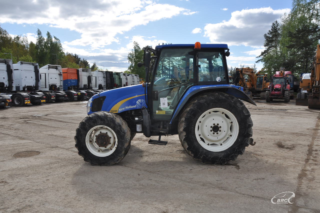New Holland T5060 - Farm tractor: picture 3 New Holland T5060 - Farm tractor: picture 3