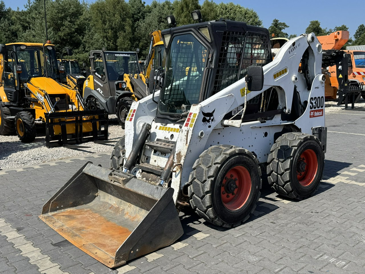 Bobcat S300 Joystick Mini Ładowarka Waga 3692kg - Skid steer loader: picture 1 Bobcat S300 Joystick Mini Ładowarka Waga 3692kg - Skid steer loader: picture 1