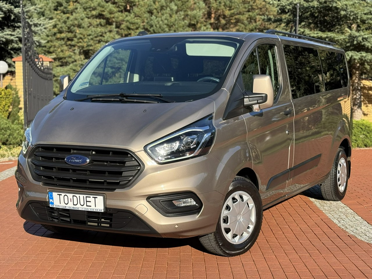 Ford Transit Custom - Passenger van: picture 3 Ford Transit Custom - Passenger van: picture 3