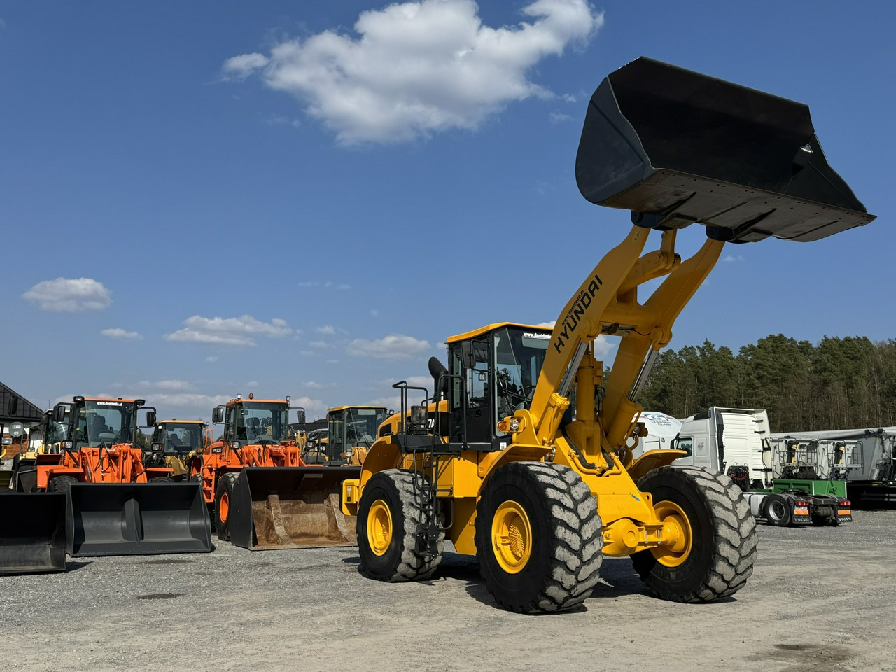 Hyundai HL770-7A - Wheel loader: picture 2 Hyundai HL770-7A - Wheel loader: picture 2