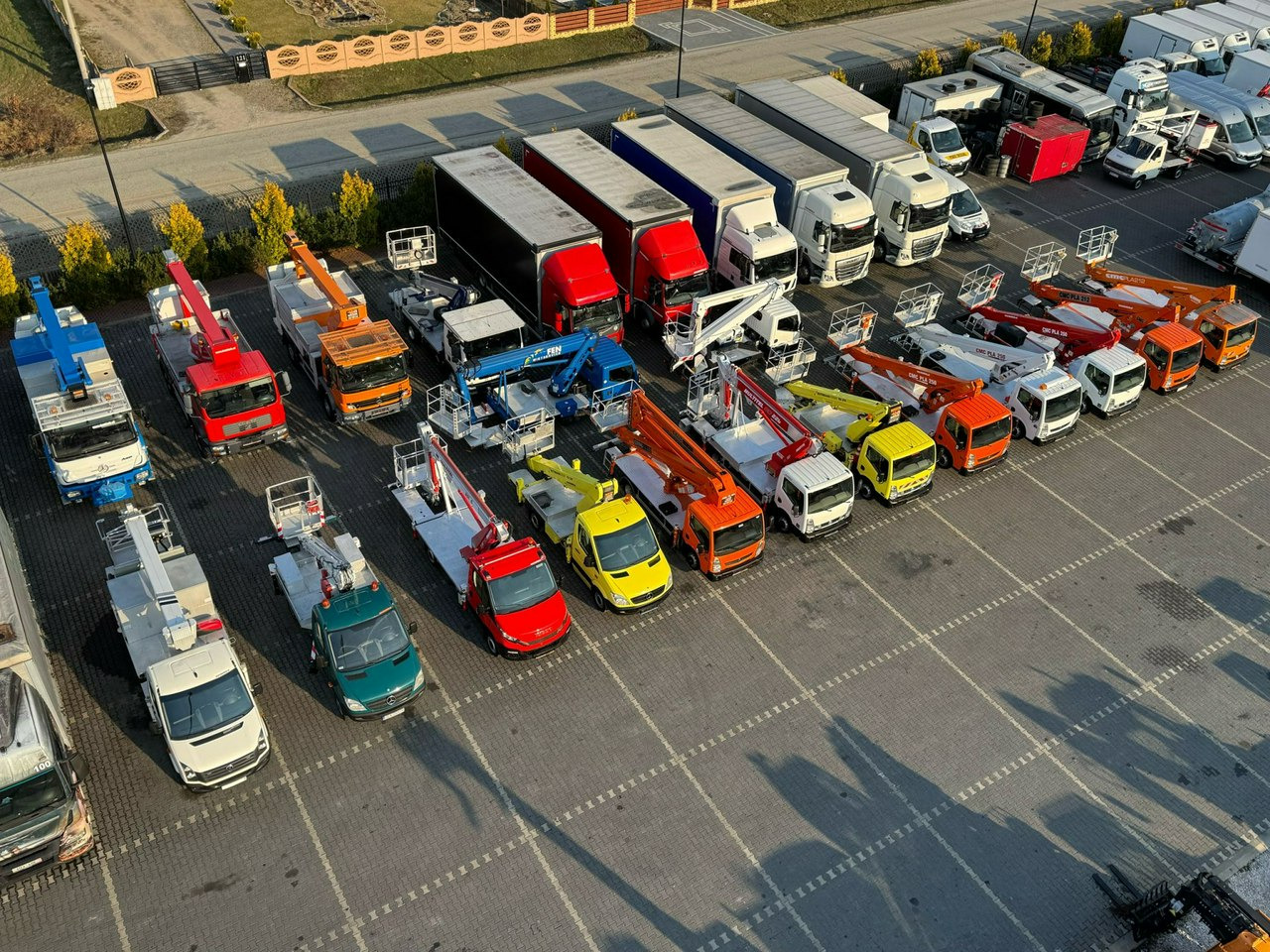 Truck mounted aerial platform Iveco Daily 55S17W 4x4 Zwyżka 19m Versalift Lat 55 TB Time France: picture 6