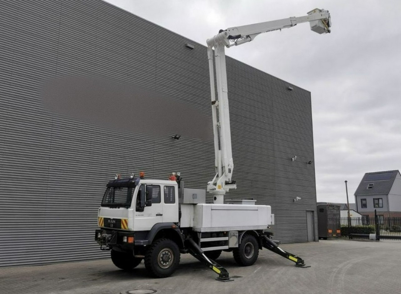 MAN LE 18.280 4x4 Zwyżka Altec TA60 Podnośnik Koszowy - Truck mounted aerial platform: picture 1 MAN LE 18.280 4x4 Zwyżka Altec TA60 Podnośnik Koszowy - Truck mounted aerial platform: picture 1
