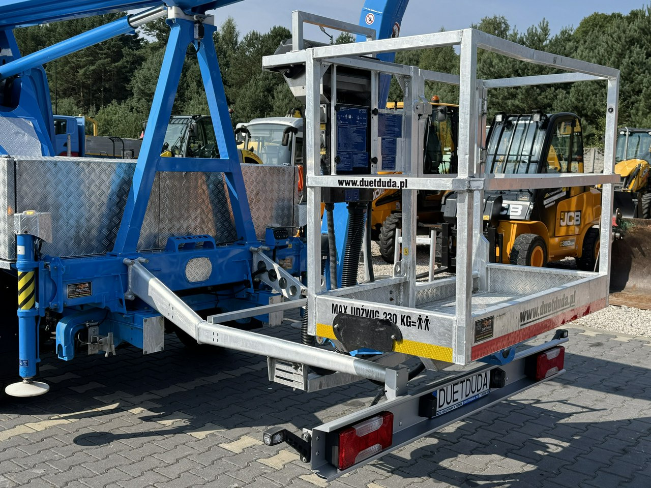 Truck mounted aerial platform Mercedes Sprinter: picture 21