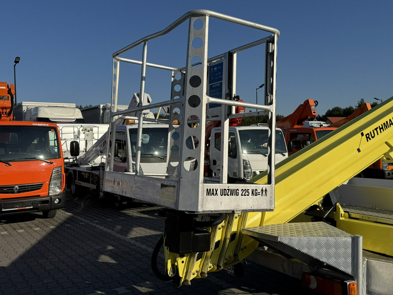 Nissan Cabstar leasing Nissan Cabstar: picture 16 Nissan Cabstar leasing Nissan Cabstar: picture 16