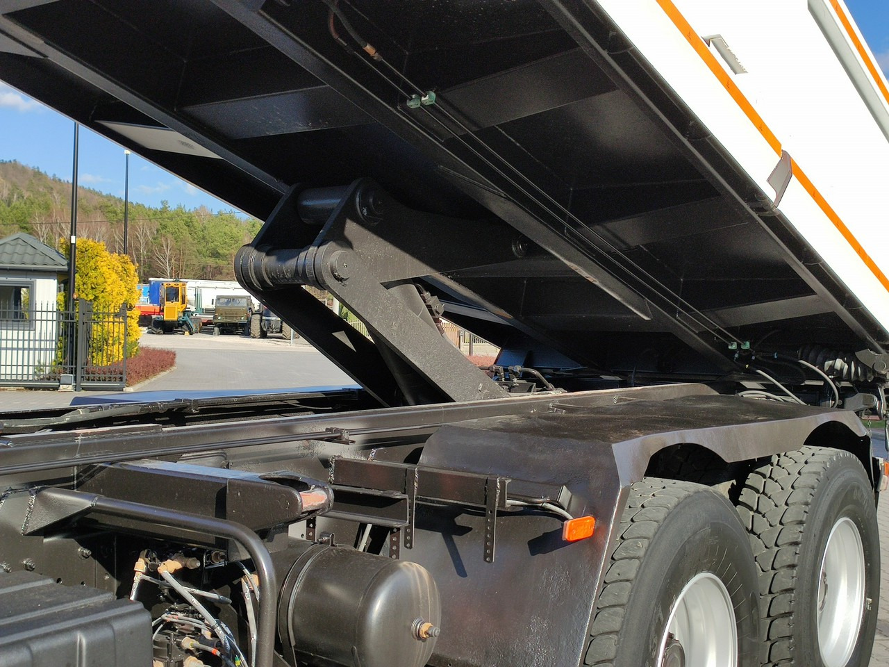 Tipper, Crane truck Renault Kerax 26.370 6x4 Mocny HDS FASSI F110: picture 43