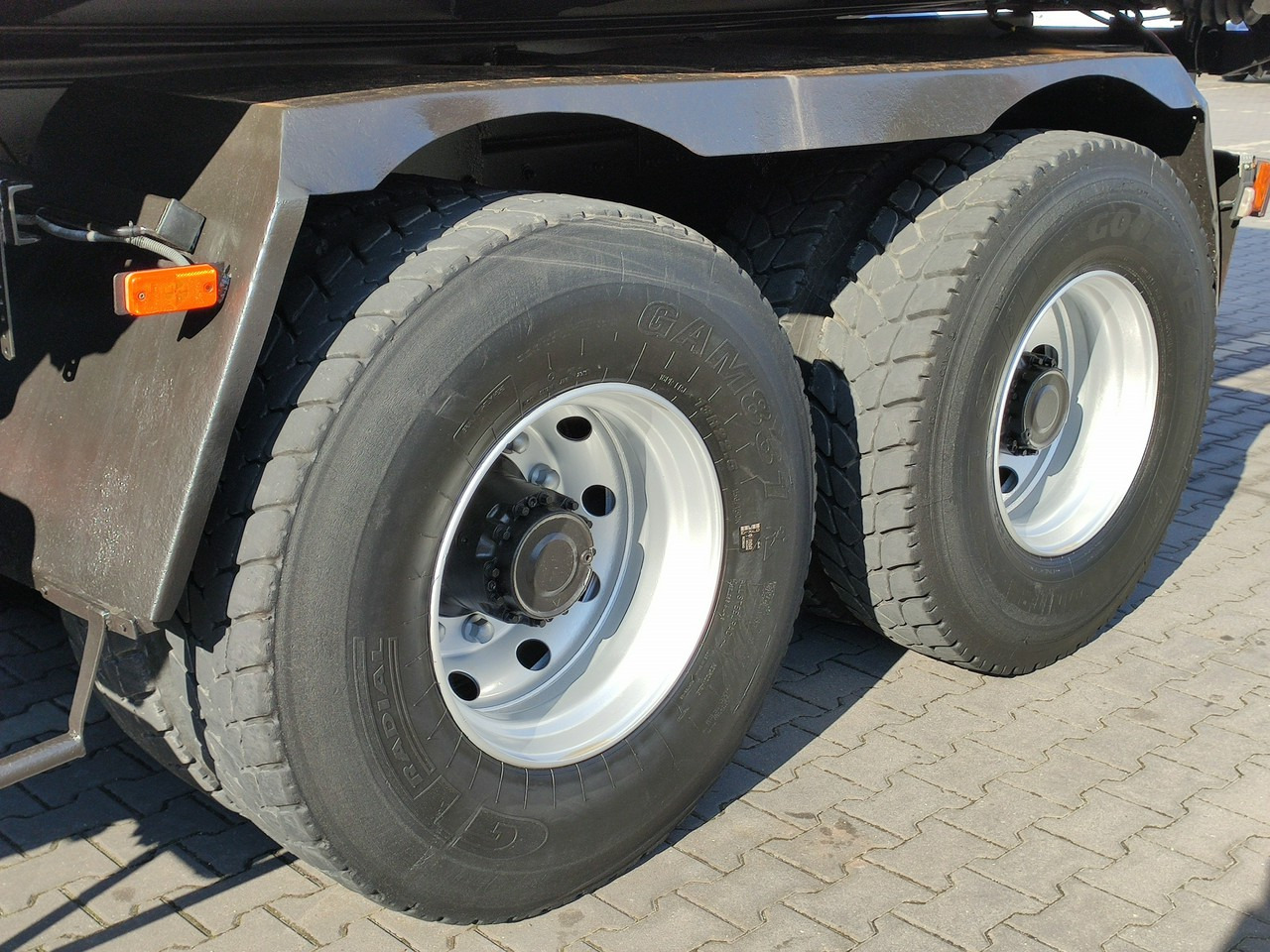 Tipper, Crane truck Renault Kerax 26.370 6x4 Mocny HDS FASSI F110: picture 17