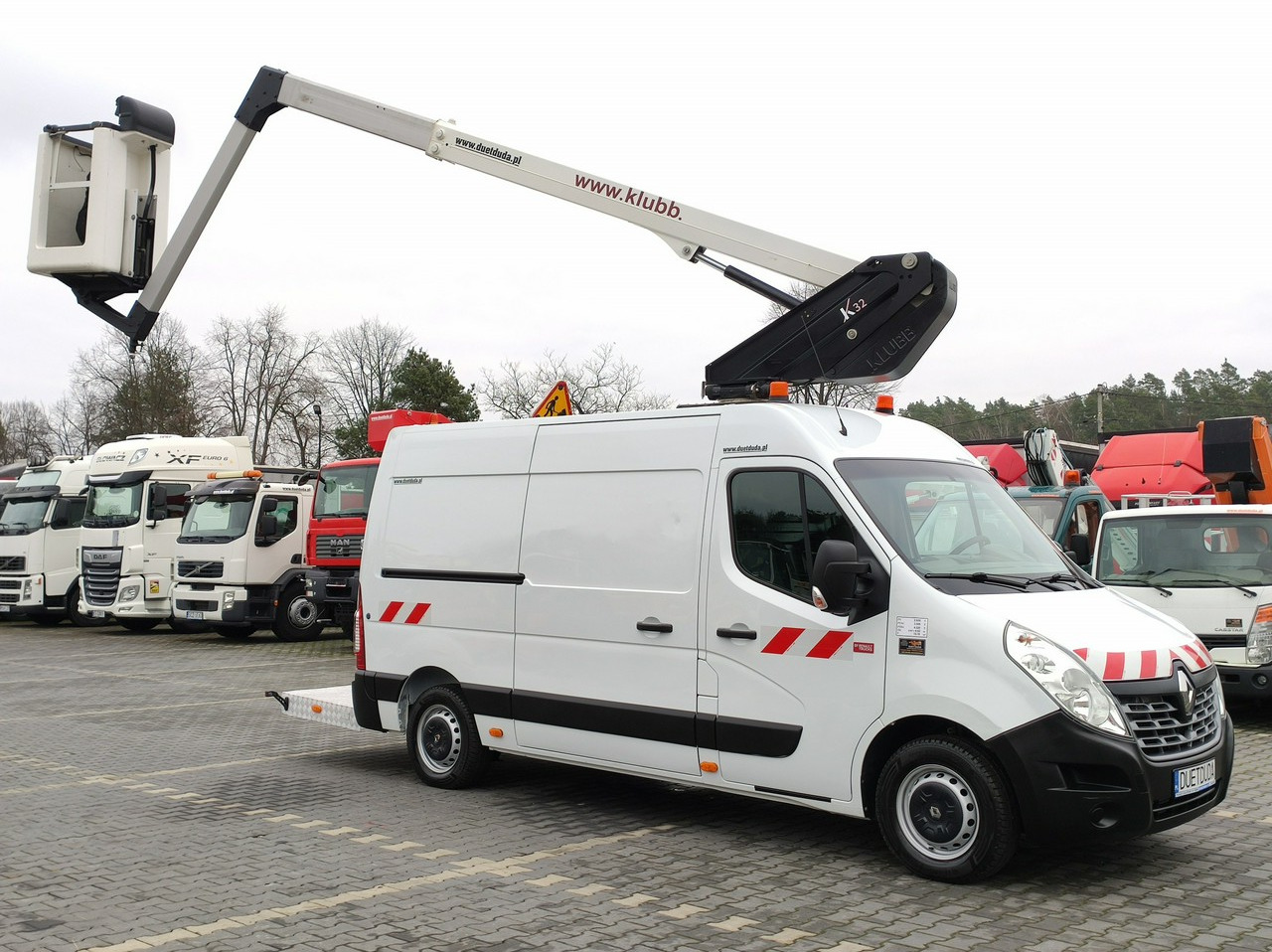 Truck mounted aerial platform Renault Master: picture 7